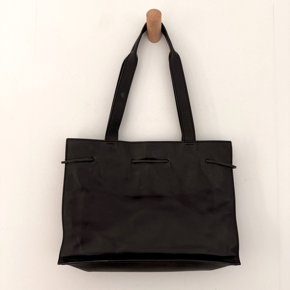 Vintage Gucci black leather drawstring medium shoulder tote bag - Picture 14 of 16